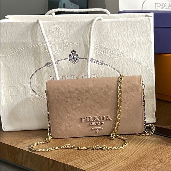 Prada Monochrome Saffiano Crossbody bag - Picture 1 of 2
